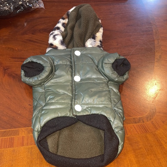 Green Puffy w leopard fur Medium Dog Coat - Picture 2 of 5